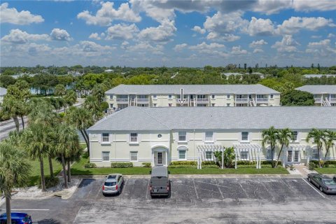 Copropriété à louer à Saint Petersburg, Floride: 1 chambre, 76.46 m2 № 2419738 - photo 3