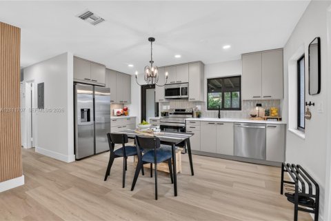 Villa ou maison à vendre à Delray Beach, Floride: 5 chambres, 129.32 m2 № 2431295 - photo 6