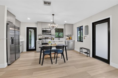 Villa ou maison à vendre à Delray Beach, Floride: 5 chambres, 129.32 m2 № 2431295 - photo 5