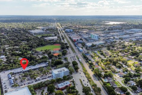 Купить коммерческую недвижимость в Пайнкрест, Флорида № 2034346 - фото 30