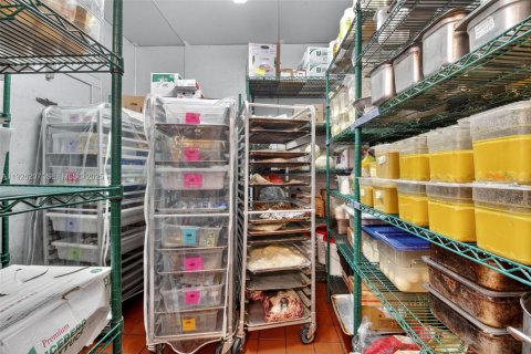 Купить коммерческую недвижимость в Пайнкрест, Флорида № 2034346 - фото 26