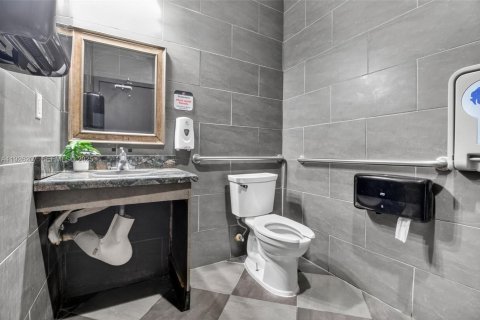 Купить коммерческую недвижимость в Пайнкрест, Флорида № 2034346 - фото 28