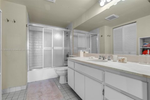 Condo in Key Biscayne, Florida, 4 bedrooms  № 1971324 - photo 26