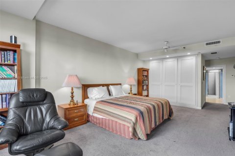 Condo in Key Biscayne, Florida, 4 bedrooms  № 1971324 - photo 12