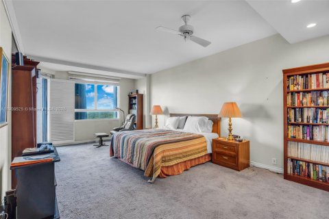 Condo in Key Biscayne, Florida, 4 bedrooms  № 1971324 - photo 13