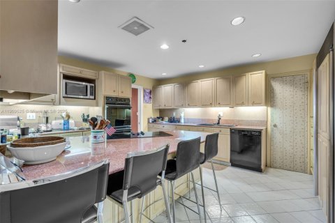 Condo in Key Biscayne, Florida, 4 bedrooms  № 1971324 - photo 8