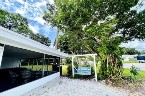Casa en alquiler en Sarasota, Florida, 3 dormitorios, 131.92 m2 № 1436184 - foto 1