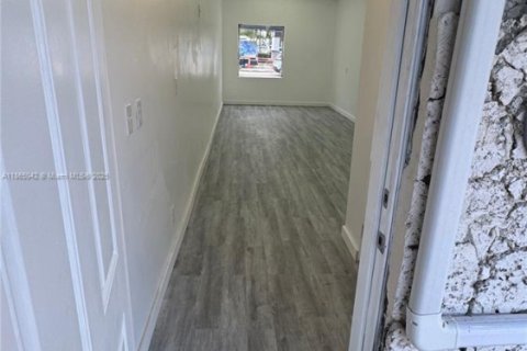 Купить коммерческую недвижимость в Форт-Лодердейл, Флорида № 1978511 - фото 19