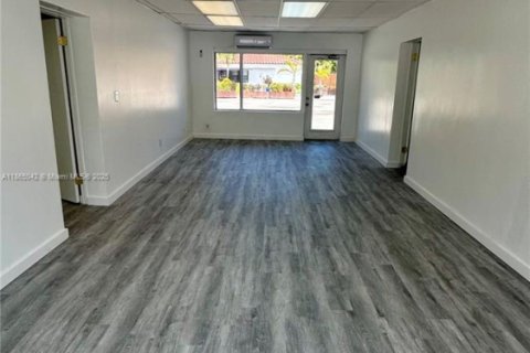 Купить коммерческую недвижимость в Форт-Лодердейл, Флорида № 1978511 - фото 11