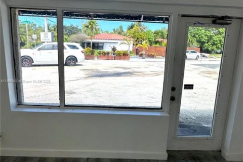 Купить коммерческую недвижимость в Форт-Лодердейл, Флорида № 1978511 - фото 12