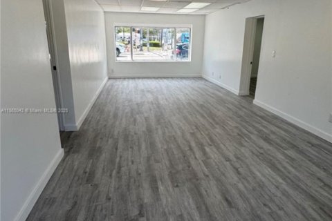 Купить коммерческую недвижимость в Форт-Лодердейл, Флорида № 1978511 - фото 22