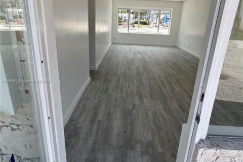 Купить коммерческую недвижимость в Форт-Лодердейл, Флорида № 1978511 - фото 21