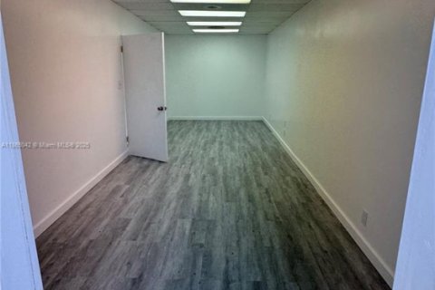 Купить коммерческую недвижимость в Форт-Лодердейл, Флорида № 1978511 - фото 24