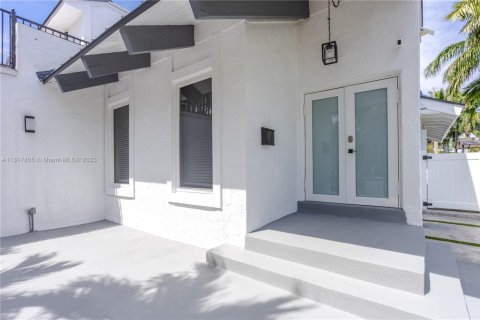 Снять в аренду виллу или дом в Холливуд, Флорида 5 спален, 219.06м2, № 1958479 - фото 6