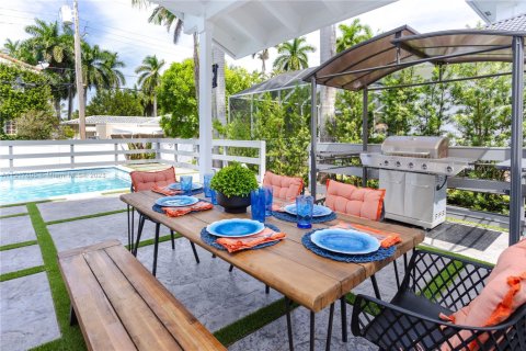 Снять в аренду виллу или дом в Холливуд, Флорида 5 спален, 219.06м2, № 1958479 - фото 8