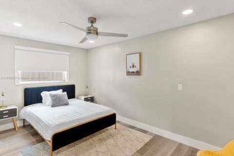 House in Hallandale Beach, Florida 4 bedrooms, 148.83 sq.m. № 1845920 - photo 28