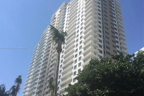 Condominio en venta en Miami, Florida, 2 dormitorios, 118.91 m2 № 1947764 - foto 13