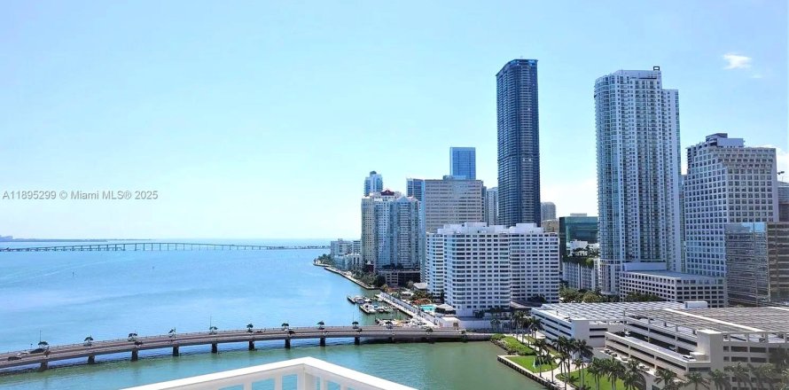 Condominio en Miami, Florida, 2 dormitorios № 1947764
