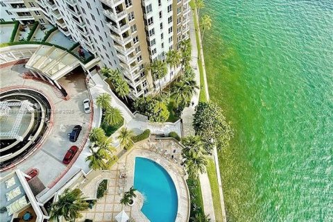 Condominio en venta en Miami, Florida, 2 dormitorios, 118.91 m2 № 1947764 - foto 16