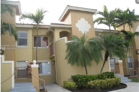 Condo in Pembroke Pines, Florida, 2 bedrooms  № 2000719