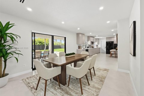Casa en venta en Palmetto Bay, Florida, 4 dormitorios, 172.8 m2 № 2398143 - foto 10