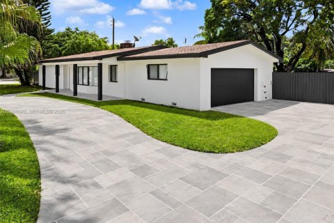 Casa en venta en Palmetto Bay, Florida, 4 dormitorios, 172.8 m2 № 2398143 - foto 3