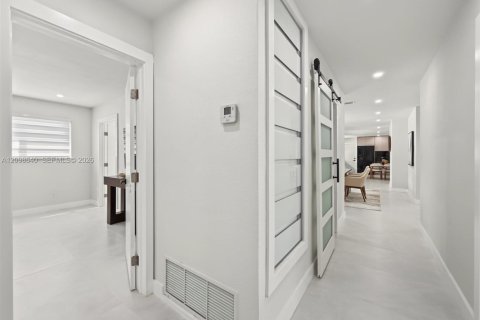Casa en venta en Palmetto Bay, Florida, 4 dormitorios, 172.8 m2 № 2398143 - foto 26