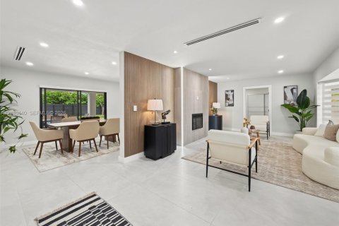 Casa en venta en Palmetto Bay, Florida, 4 dormitorios, 172.8 m2 № 2398143 - foto 4