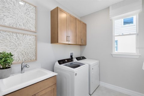 Casa en venta en Winter Garden, Florida, 4 dormitorios, 280.29 m2 № 1915132 - foto 17