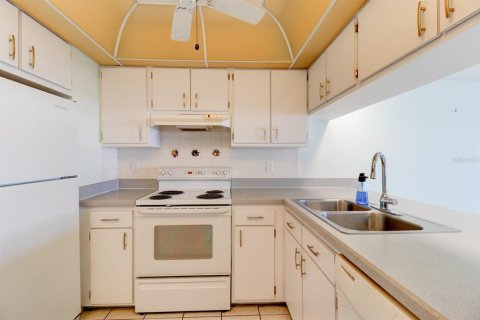 Condo in Ponce Inlet, Florida, 2 bedrooms  № 1555369 - photo 8