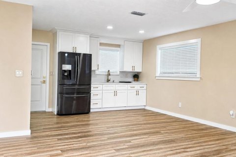 Villa ou maison à vendre à Okeechobee, Floride: 3 chambres, 93.65 m2 № 2388462 - photo 2