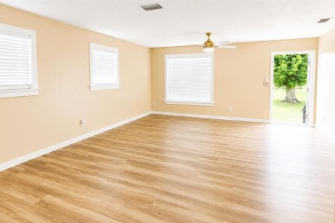Villa ou maison à vendre à Okeechobee, Floride: 3 chambres, 93.65 m2 № 2388462 - photo 4
