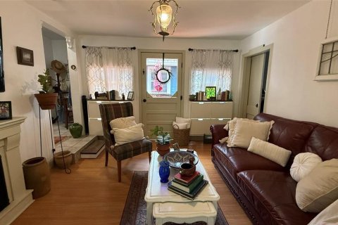 House in Zephyrhills, Florida 3 bedrooms, 205.13 sq.m. № 1919742 - photo 9