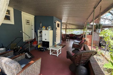 House in Zephyrhills, Florida 3 bedrooms, 205.13 sq.m. № 1919742 - photo 27