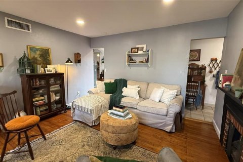 House in Zephyrhills, Florida 3 bedrooms, 205.13 sq.m. № 1919742 - photo 8
