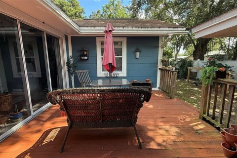 House in Zephyrhills, Florida 3 bedrooms, 205.13 sq.m. № 1919742 - photo 24