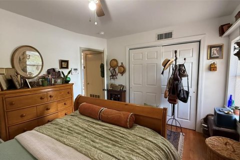 House in Zephyrhills, Florida 3 bedrooms, 205.13 sq.m. № 1919742 - photo 17