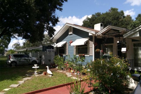 House in Zephyrhills, Florida 3 bedrooms, 205.13 sq.m. № 1919742 - photo 3