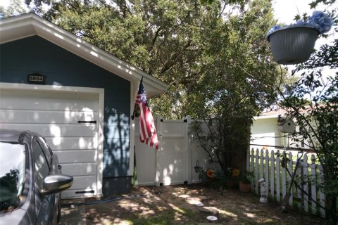 House in Zephyrhills, Florida 3 bedrooms, 205.13 sq.m. № 1919742 - photo 6