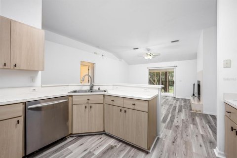 House in Gainesville, Florida 3 bedrooms, 136.01 sq.m. № 2379159 - photo 7