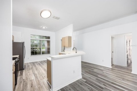 House in Gainesville, Florida 3 bedrooms, 136.01 sq.m. № 2379159 - photo 4