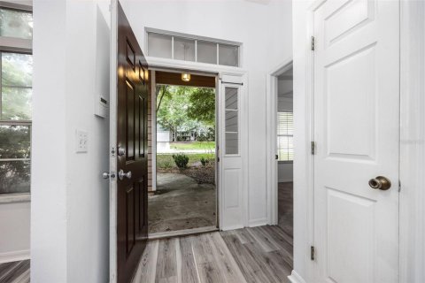 House in Gainesville, Florida 3 bedrooms, 136.01 sq.m. № 2379159 - photo 2