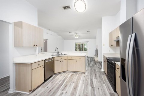 House in Gainesville, Florida 3 bedrooms, 136.01 sq.m. № 2379159 - photo 6