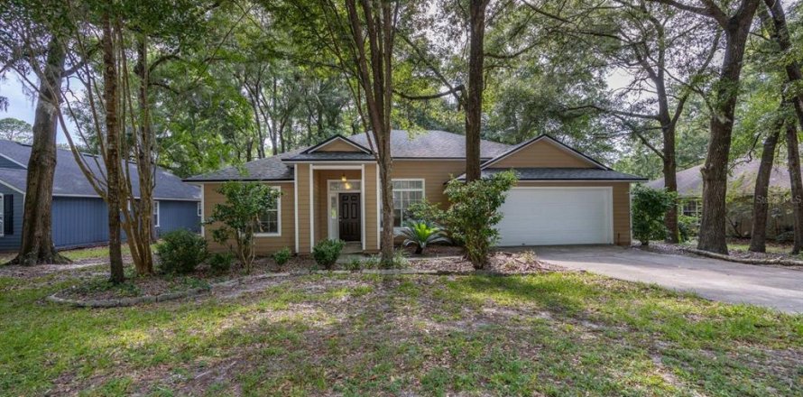 House in Gainesville, Florida 3 bedrooms, 136.01 sq.m. № 2379159