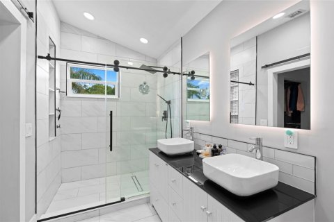Villa ou maison à vendre à Sunrise, Floride: 4 chambres, 199 m2 № 2270968 - photo 25