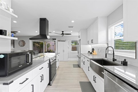 Villa ou maison à vendre à Sunrise, Floride: 4 chambres, 199 m2 № 2270968 - photo 6