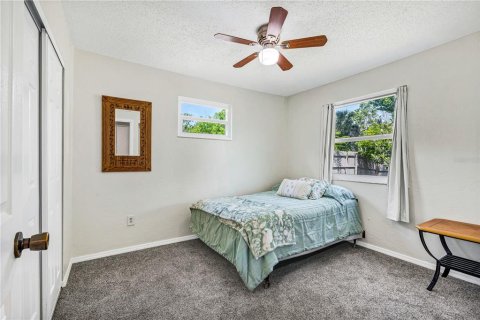 House in Edgewater, Florida 4 bedrooms, 145.3 sq.m. № 2205675 - photo 21