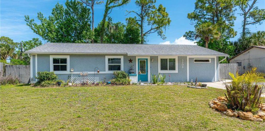 House in Edgewater, Florida 4 bedrooms, 145.3 sq.m. № 2205675