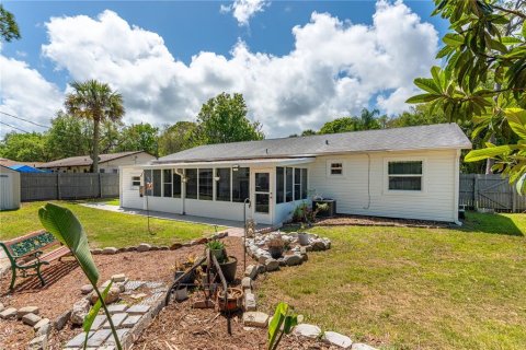House in Edgewater, Florida 4 bedrooms, 145.3 sq.m. № 2205675 - photo 29