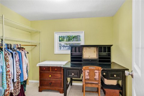 House in Edgewater, Florida 4 bedrooms, 145.3 sq.m. № 2205675 - photo 24